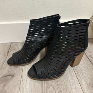 Peep toe black heels